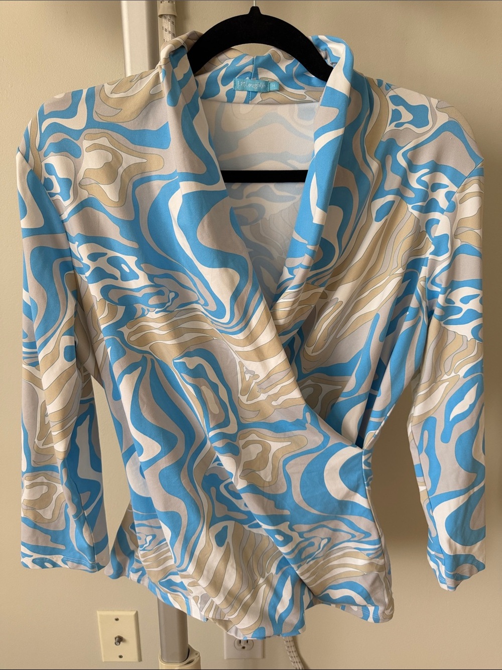 J. McLaughlin Blue & Cream Abstract Wrap Blouse, size M